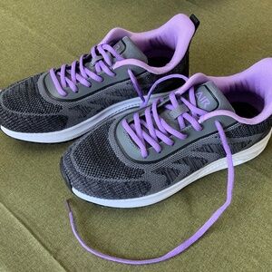 Like New Air Sneakers Sz 8.5